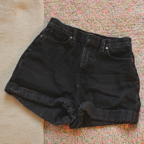 27 Urban Outfitters High Waisted Denim Shorts - Picture 1 of 5